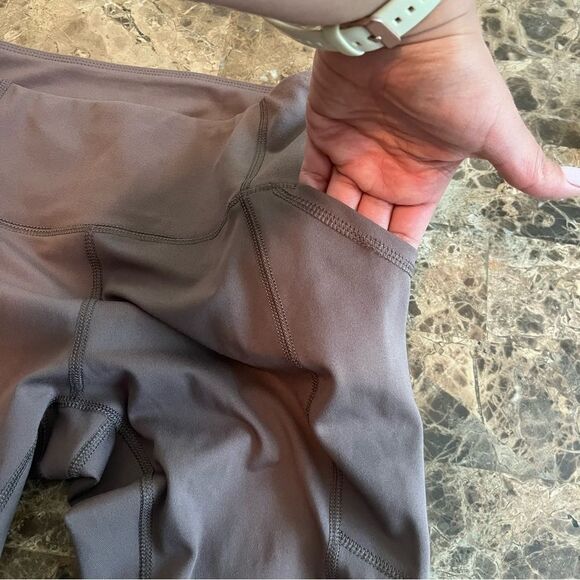 Juicy Couture Women's Legging with Pockets Size Small Color Plum Truffle​​​ - Picture 9 of 11